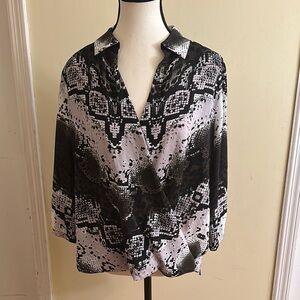 *NEW* INK Stylish Black and White Snake Pattern Top, SSShesh it's Beautiful!